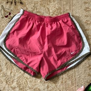 Women’s Nike DRI-FIT Tempo Running shorts Size M
